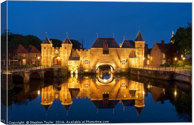 The Koppelpoort reflected at night Canvas Print by Stephen Taylor