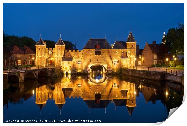 The Koppelpoort reflected at night Print by Stephen Taylor