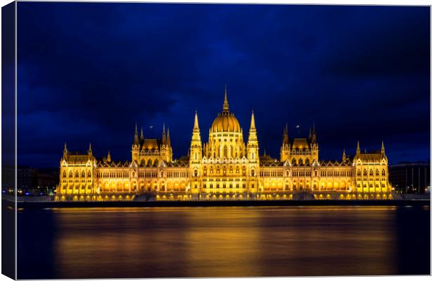 Budapest Parliament  Canvas Print by Dave Wragg