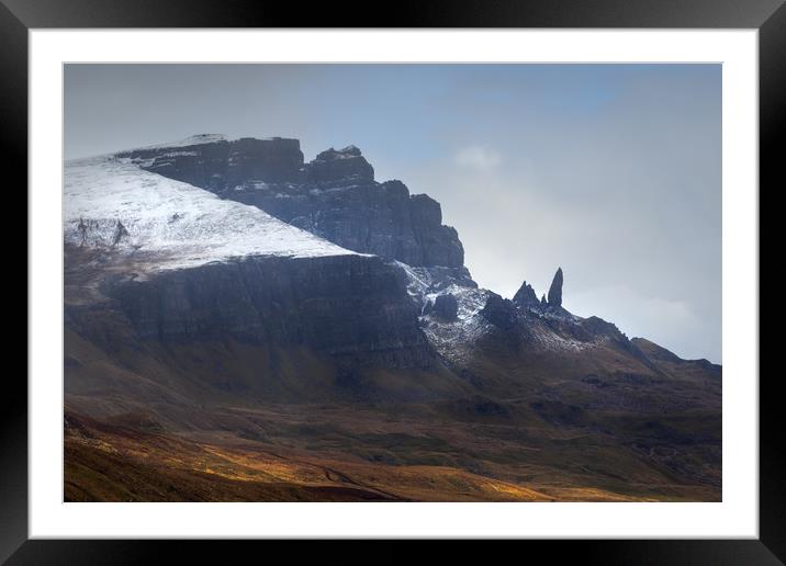 Old Man of Storr   Framed Mounted Print by chris smith