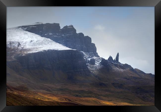 Old Man of Storr   Framed Print by chris smith