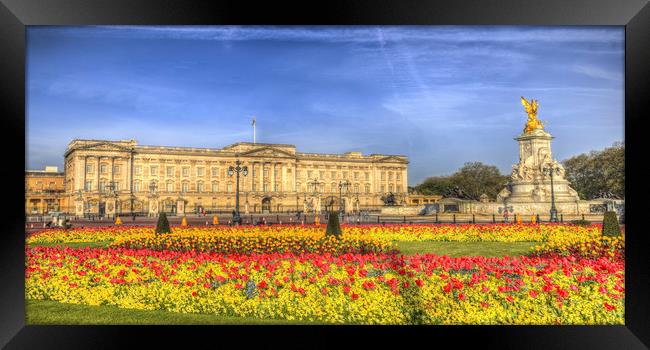 Buckingham Palace London Panorama Framed Print by David Pyatt
