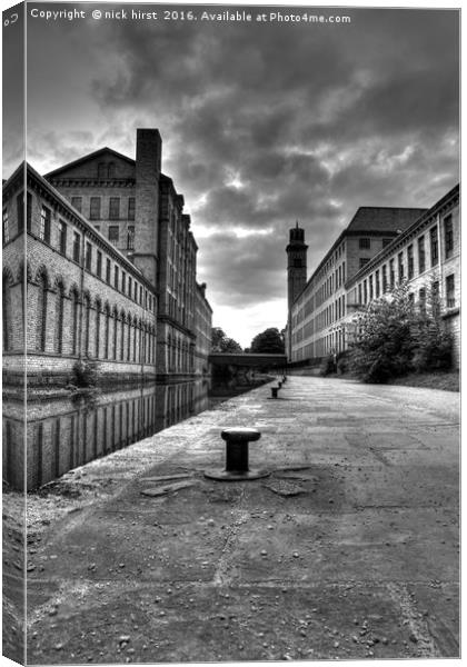 Salts Mill, Black and white Canvas Print by nick hirst