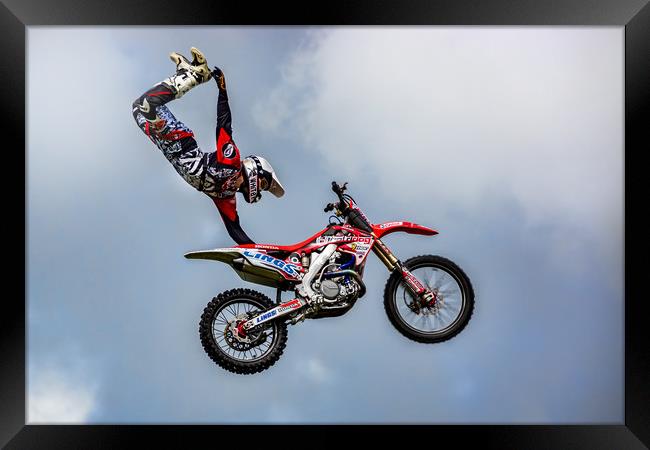 Stunt rider Framed Print by Sam Smith