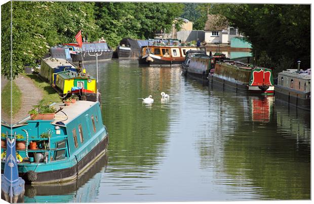 Narrowboats on the Grand Union Canal Canvas Print by graham young