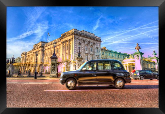 Taxi Buckingham Palace Framed Print by David Pyatt