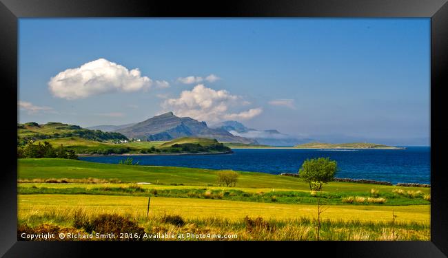 The southern end of the Trotternish Ridge Framed Print by Richard Smith