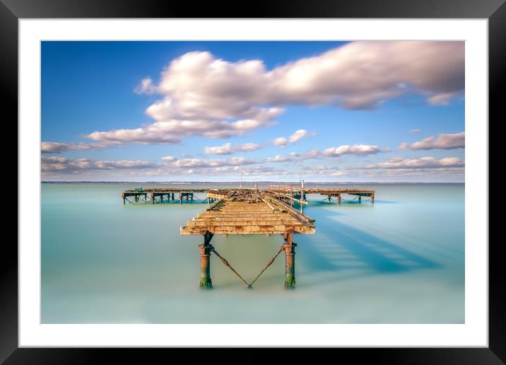 Victoria Pier Framed Mounted Print by Wight Landscapes