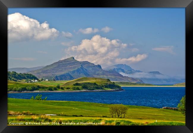 The southern end of the Trotternish Ridge #2 Framed Print by Richard Smith