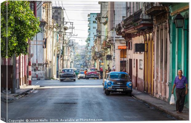 Colours & cars of Centro Havana Canvas Print by Jason Wells