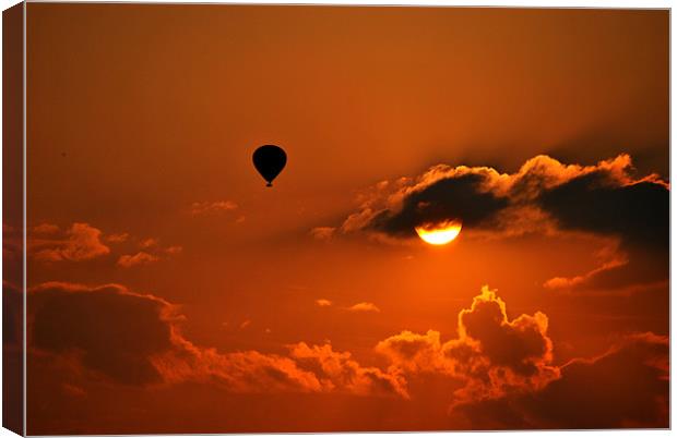 Balloon at sunset Canvas Print by graham young
