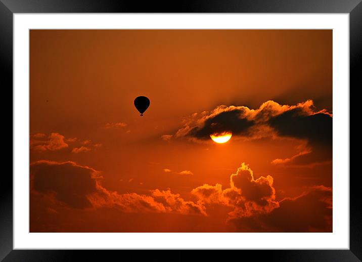 Balloon at sunset Framed Mounted Print by graham young
