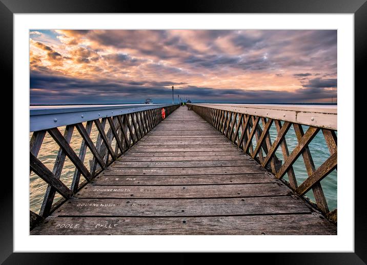 Yarmouth Pier Sunset Framed Mounted Print by Wight Landscapes