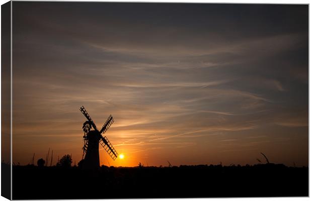 Windmill sunset Canvas Print by Simon Wrigglesworth