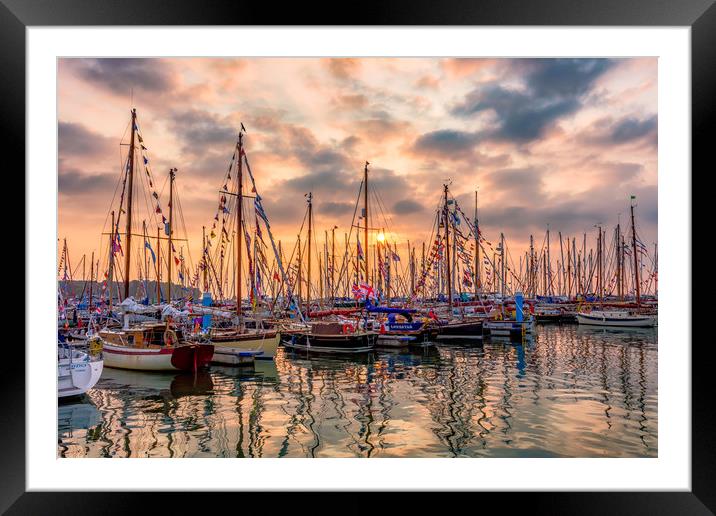 Old Gaffer Sunset Yarmouth Framed Mounted Print by Wight Landscapes