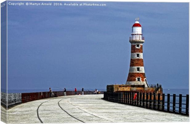 ROKER PIER AND ROKER LIGHTHOUSE SUNDERLAND Canvas Print by Martyn Arnold