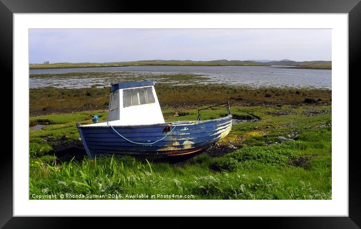 Beached blue boat at east Loch Roag Framed Mounted Print by Rhonda Surman