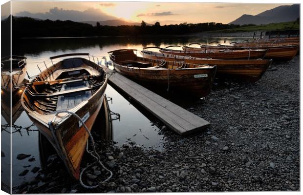 Derwent water rowing boats Canvas Print by Tony Bates