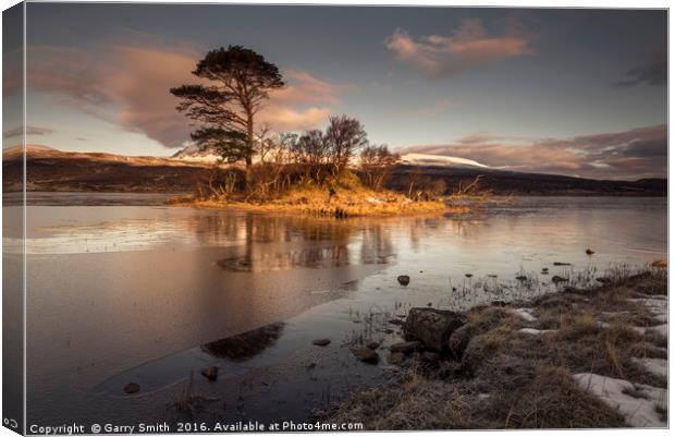 Morning Light at Loch Awe. Canvas Print by Garry Smith
