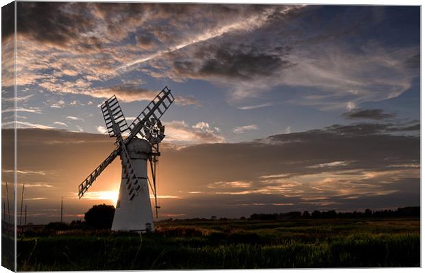 Sunset at Thurne Mill Canvas Print by Stephen Mole