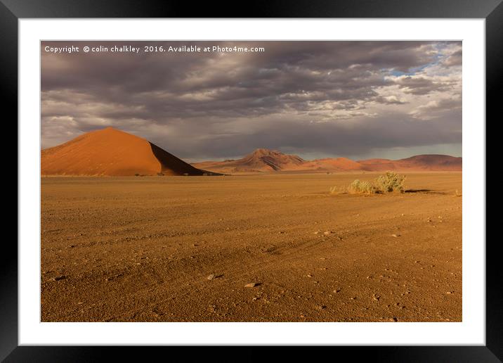 Sossusvlie Sand Dunes, Namib Desert Framed Mounted Print by colin chalkley