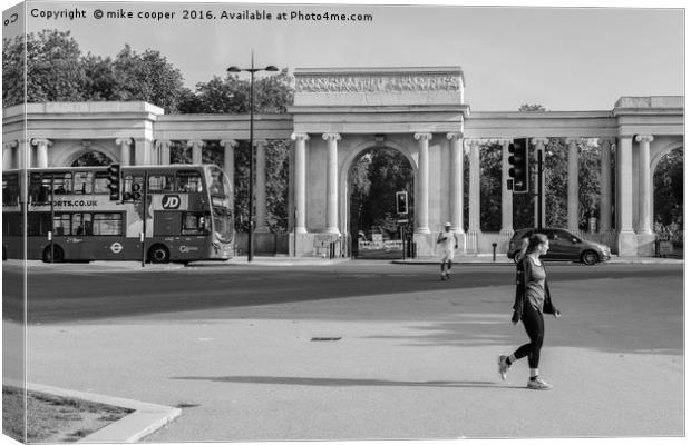 hyde park corner early Sunday morning Canvas Print by mike cooper