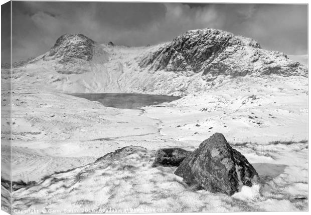 Stickle Tarn, Langdale, Cumbria. Canvas Print by Garry Smith