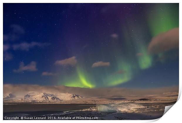 Aurora Borealis over Jokulsarlon Print by Susan Leonard