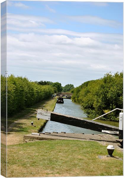 Dixons Gap on the Aylesbury Arm Canvas Print by graham young