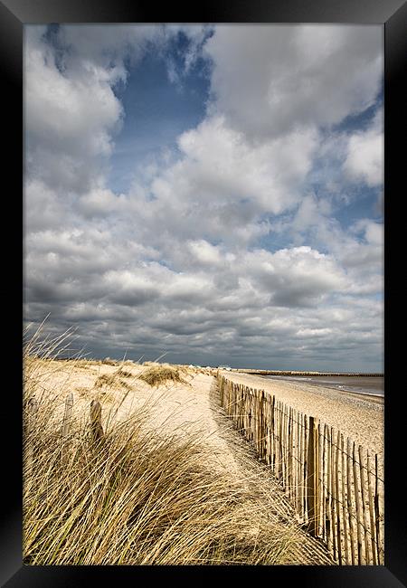 Aldeburgh beach Framed Print by Simon Wrigglesworth