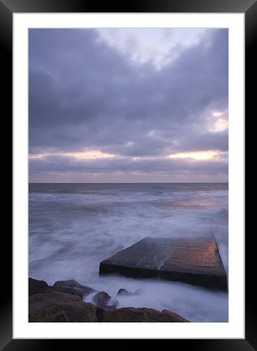 Ballyconnigar Strand at dawn Framed Mounted Print by Ian Middleton