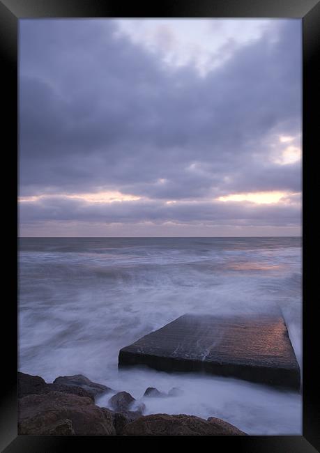 Ballyconnigar Strand at dawn Framed Print by Ian Middleton