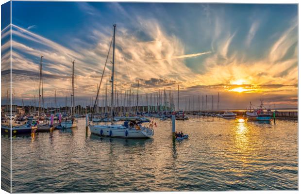 Yarmouth Harbour Sundown Canvas Print by Wight Landscapes