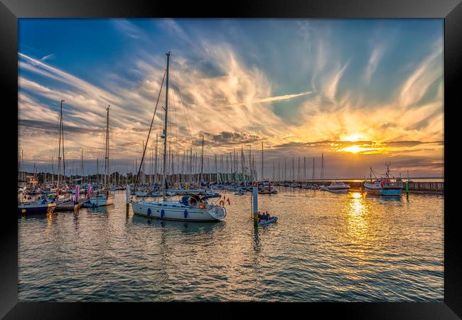 Yarmouth Harbour Sundown Framed Print by Wight Landscapes