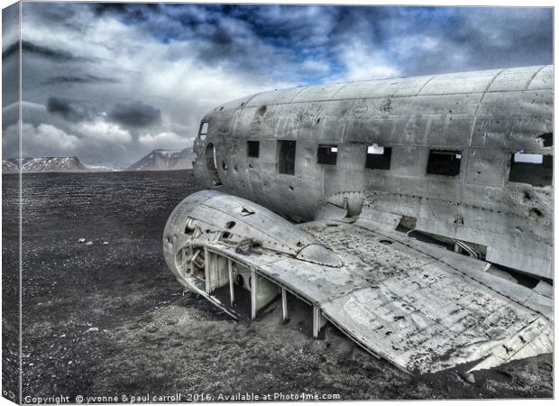 Plane crash wreckage, near Vik, Iceland Canvas Print by yvonne & paul carroll
