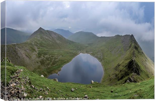 Helvellyn Canvas Print by Ian Richardson