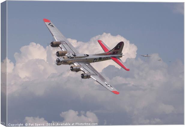B17 - The Last lap Canvas Print by Pat Speirs