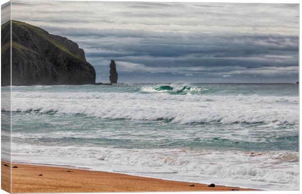 Sandwood Bay  Scotland Canvas Print by Derek Beattie