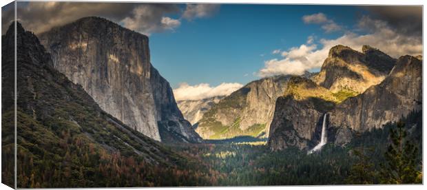 Yosemite Valley, Tunnel View Canvas Print by Gareth Burge Photography
