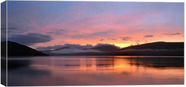 Sunrise on Loch Fyne Canvas Print by Rich Fotografi 