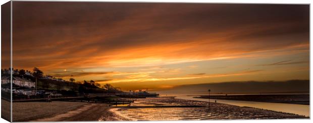Dawn over Leigh on Sea Canvas Print by peter tachauer