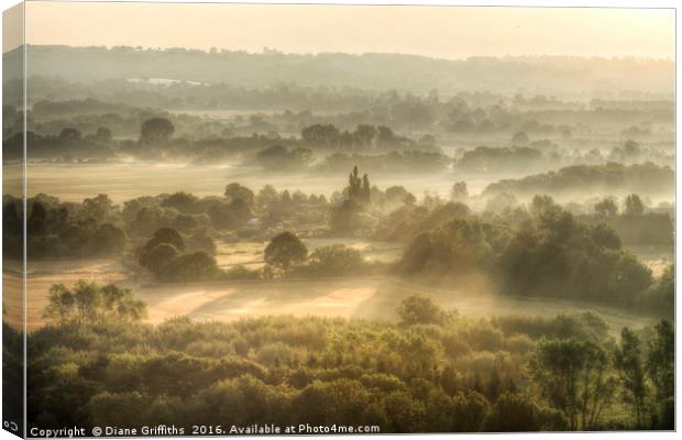 Kent Countryside at sunrise Canvas Print by Diane Griffiths