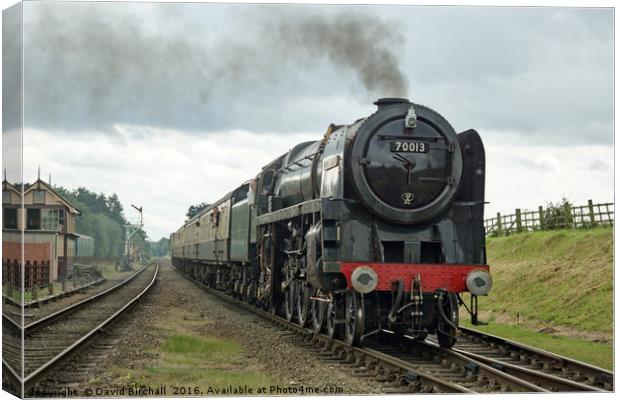 70013 Oliver Cromwell arriving at Quorn and Woodho Canvas Print by David Birchall
