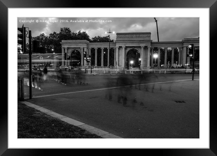 hyde park corner march Framed Mounted Print by mike cooper