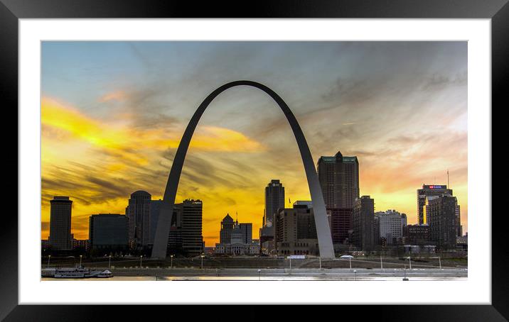 The Gateway Arch and downtown of St. Louis, Missur Framed Mounted Print by Roman Korotkov