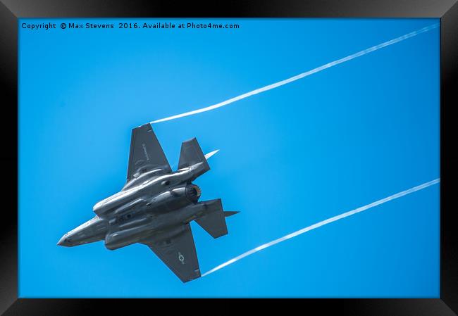 Lockheed Martin F35 fast pass at Farnborough 2016 Framed Print by Max Stevens