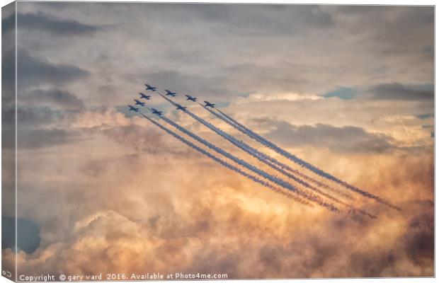 Red Arrows Sunset Show! Canvas Print by gary ward