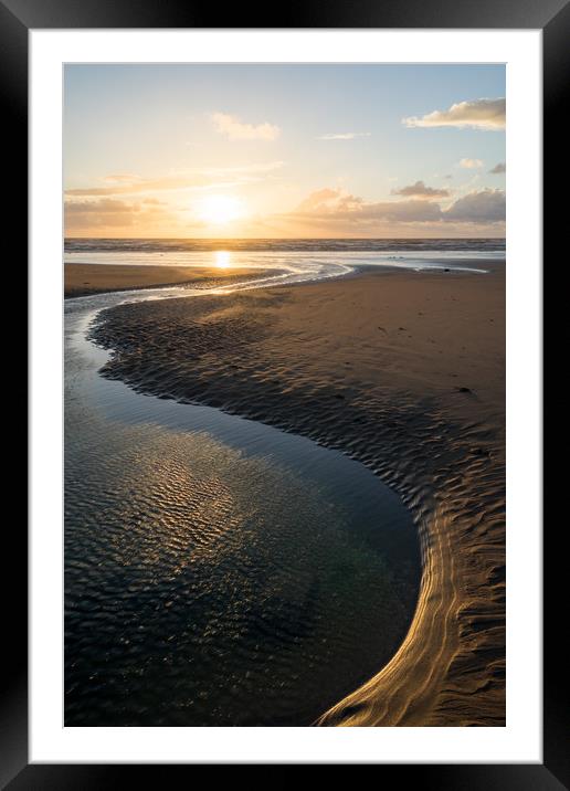 Seascale S-Curve Framed Mounted Print by James Grant