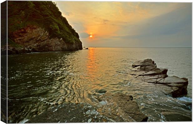 Sunset at Lee Abbey Bay Canvas Print by graham young