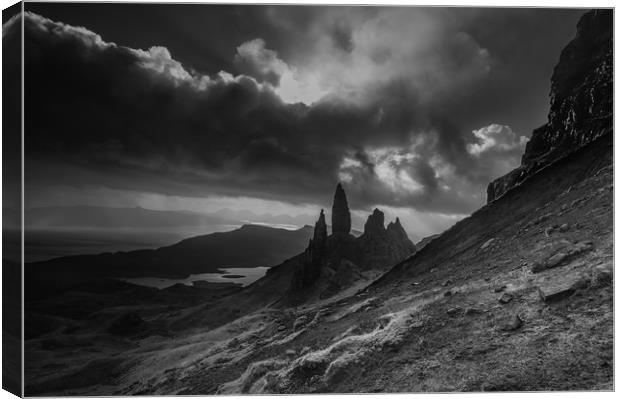 The Old Man of Storr  Canvas Print by Paul Andrews